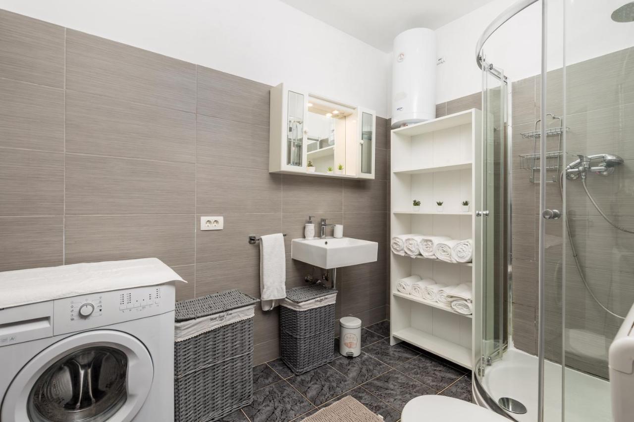 Ferienwohnung Urban Jungle Central Apartman Opatija Exterior foto